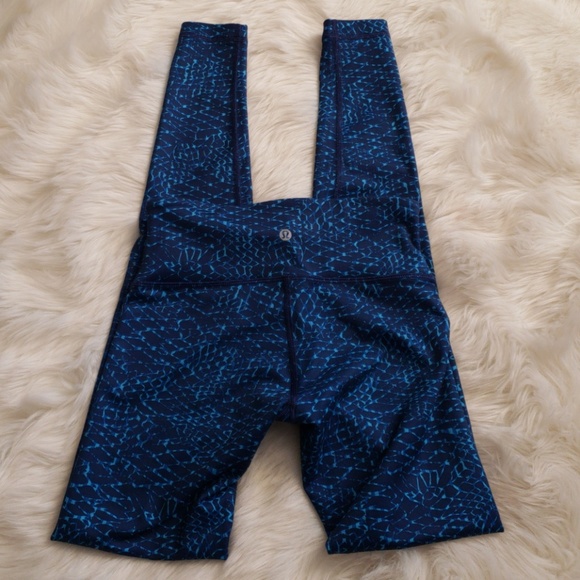 lululemon athletica Pants - Lululemon blue print full length leggings size 4